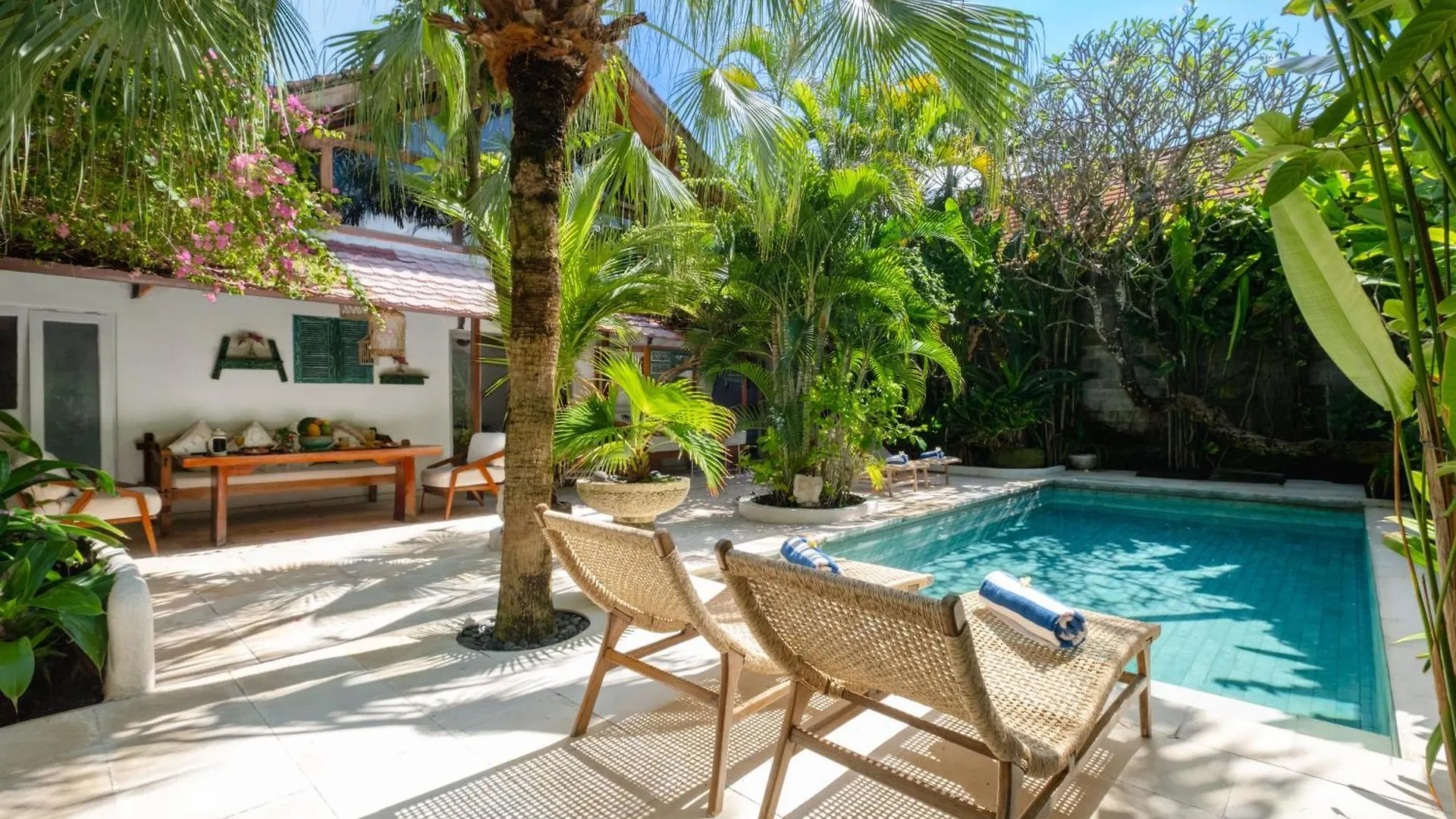 The Ocean Luxury Villas Resort Seminyak Indonesien